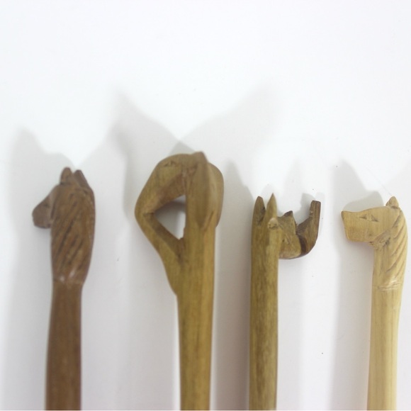 Vintage Set of Carved Safari Animal Wood Condiment or Sugar Spoons, Set of Four - Picture 5 of 10